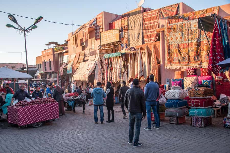 Marrakech: Vibrant Souks, Local Artisans & Medina Experience - Pace, group size, and comfort