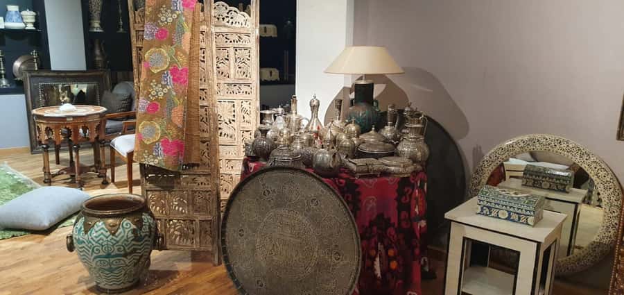 Marrakesh: Guided Souk Shopping Tour with a Local Guide - Artisan workshops and the value of seeing the work