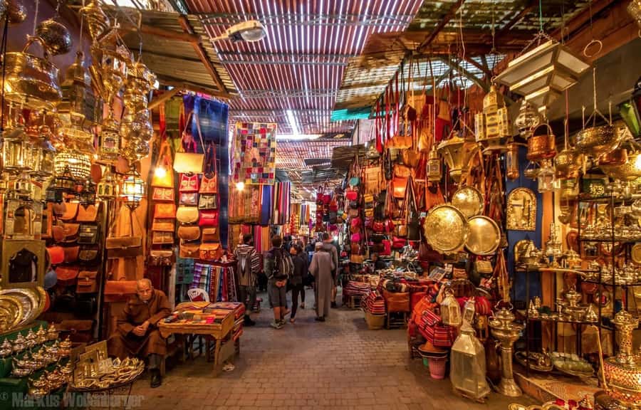 Marrakesh: Guided Souk Shopping Tour with a Local Guide - Meeting at Jemaa El Fna and getting started