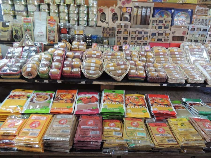 Mauritius: Shopping Tour - Port Louis Markets & Grand Baie - Chinatown and Umbrella Street in Port Louis