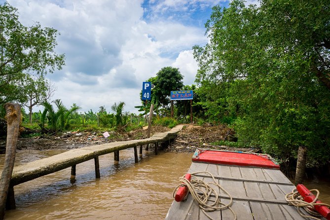 Mekong Delta 2-Day Tour: Floating Markets & Cultural Exploration - Coconut sweets, folk music, and the tourist question