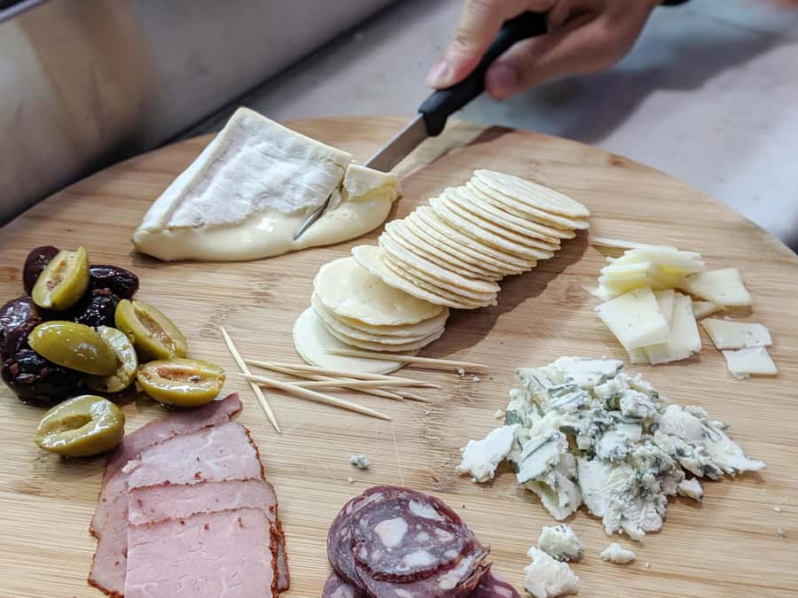 Melbourne Flavors: Queen Victoria Market Food Tour - Tasting Melbourne through its many communities
