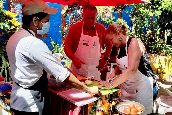 Mexican Cooking Class & Market Tour with a Professional Chef - Key Points Before You Book