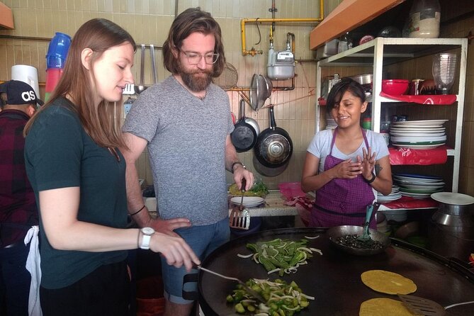 Mexico City: Hidden Markets, Street Food & Salsa-Making Tour - Riding the Metro to Mercado de Jamaica