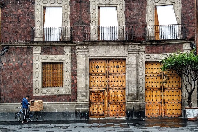 Mexico City: Hidden Markets, Street Food & Salsa-Making Tour - Mercado de Jamaica: flowers, produce, and prepared food