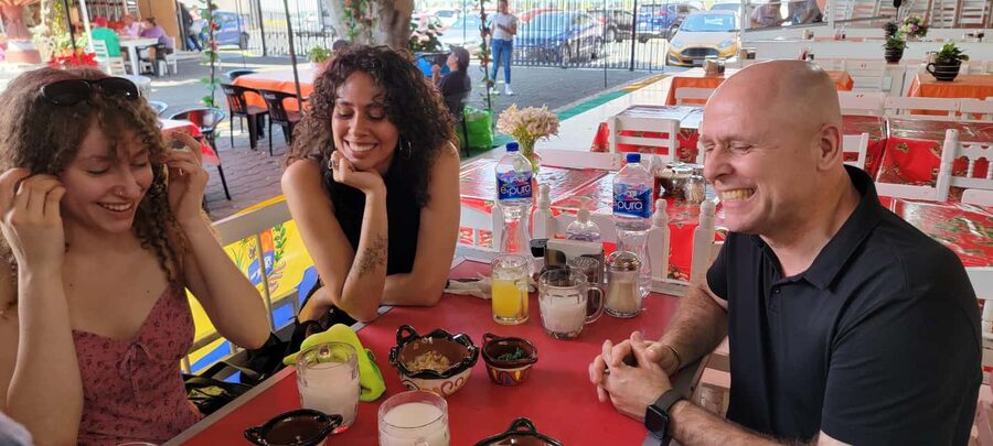 Mexico City: Vegan & Veggie Market Tour with Cooking Lesson - Riding the metro to Jamaica Market