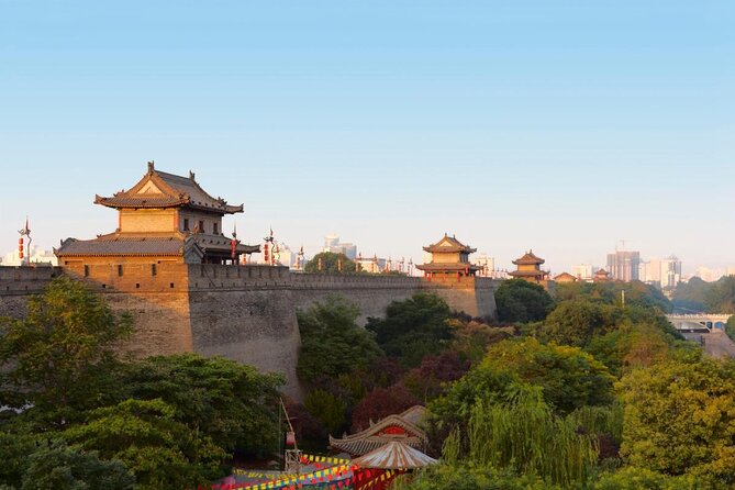 Mini Group Xian Day Tour to Terracotta Army, City Wall, Pagoda and Muslim Bazaar - The four details that shape this Xi’an day tour