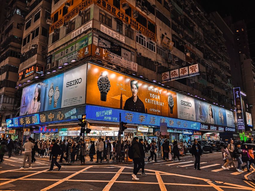 Mong Kok (Kowloon) Street Markets Private Walking Tour - Ladies Market: bargains with practical advice