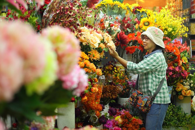 Morning Buddhist Almsgiving, Grand Palace and Flower Market Tour in Bangkok - The dress code is strict