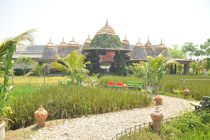 Morning Cooking Class in Organic Farm with Local Market Tour - Somphet Market gives Thai ingredients a name
