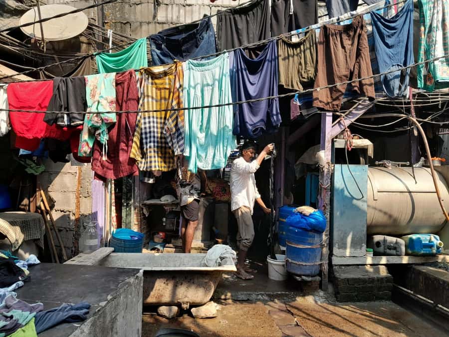 Mumbai:Dhobi Ghat Laundry,Dharavi Slum & Flower market Tour - The flower market’s early-day energy