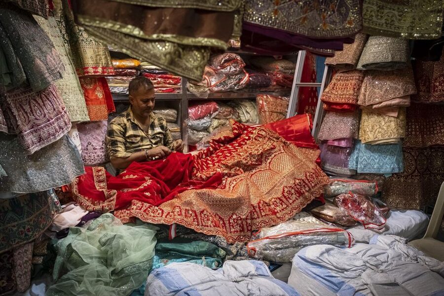 Mumbai: Local Markets & Temples Tour - Panjrapole: a closer look at cow welfare