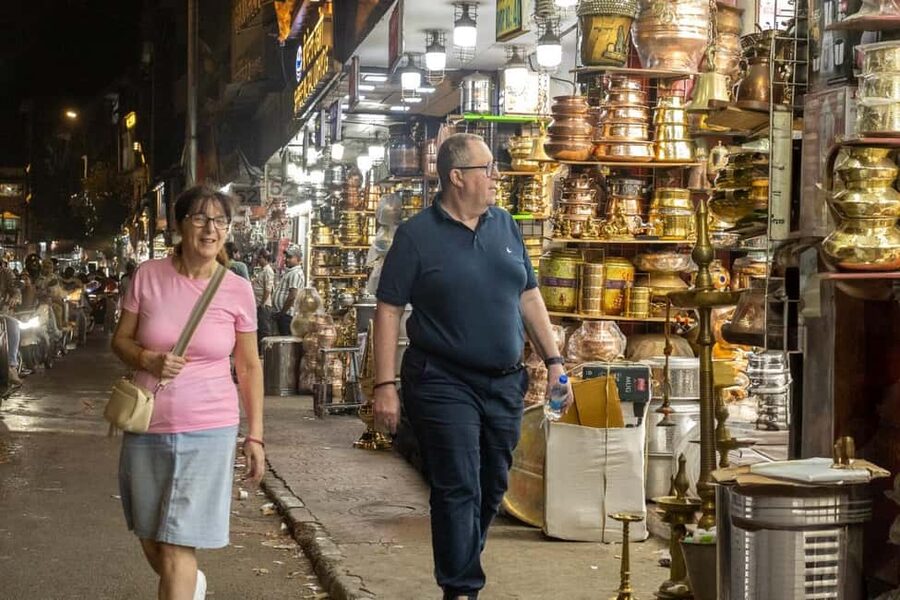 Mumbai Market and Temple Tour With Cow Shelter Visit - Crawford Market and Mumbai’s Trading Streets