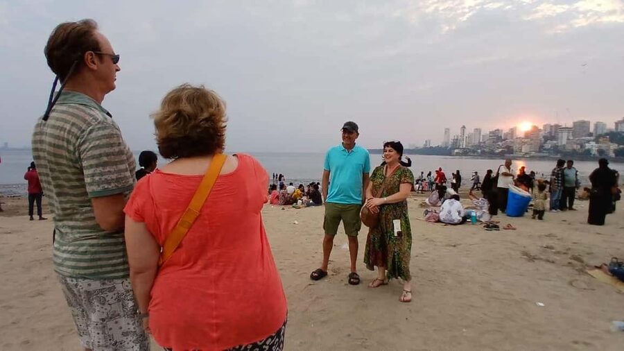 Mumbai Street Food Tour with Evening Bazaar Walk - Key points at a glance
