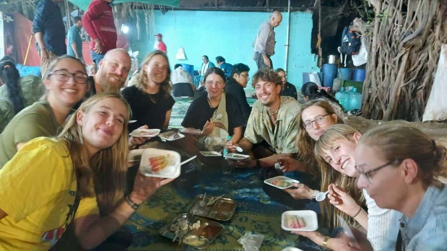 Mumbai Street Food Tour with Evening Bazaar Walk - Why this Mumbai food tour works so well