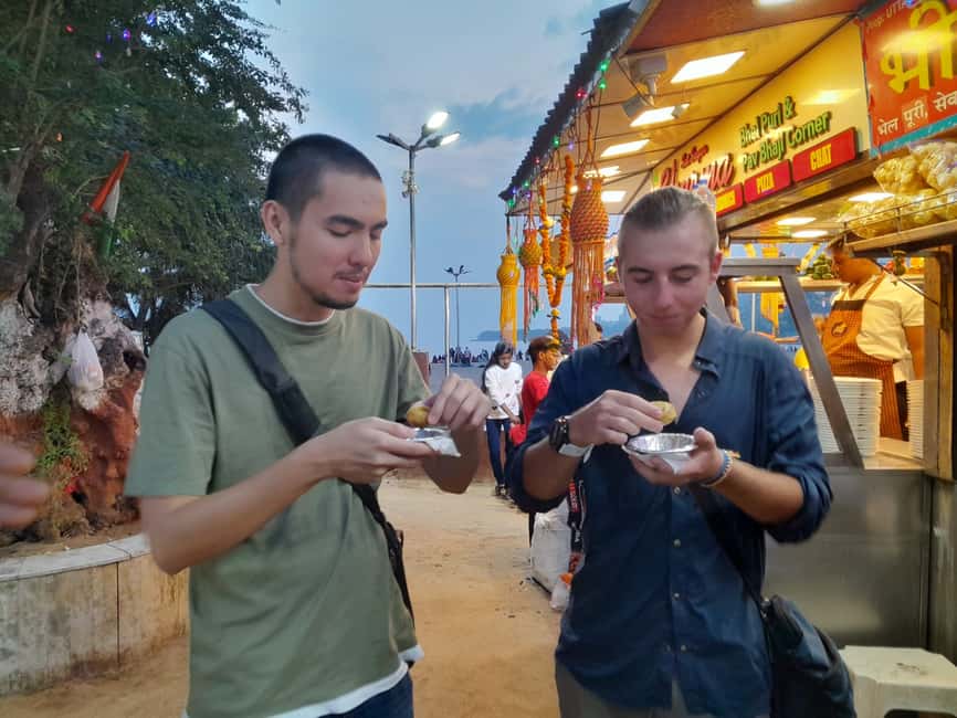 Mumbai Street Food Tour with Evening Bazaar Walk - Bhuleshwar market brings culture into the route