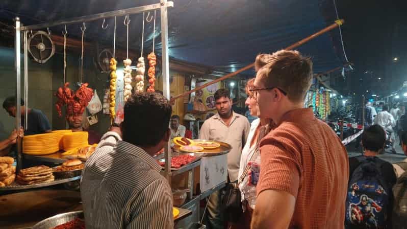 Mumbai Street Food Tour with Evening Bazaar Walk - Bori Mohalla ends with old-fashioned ice cream