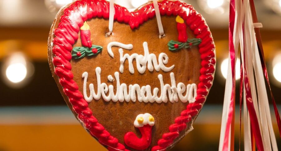Munich: Christmas Market Magic Walking Tour with a Local - Why the one-hour length helps and limits you