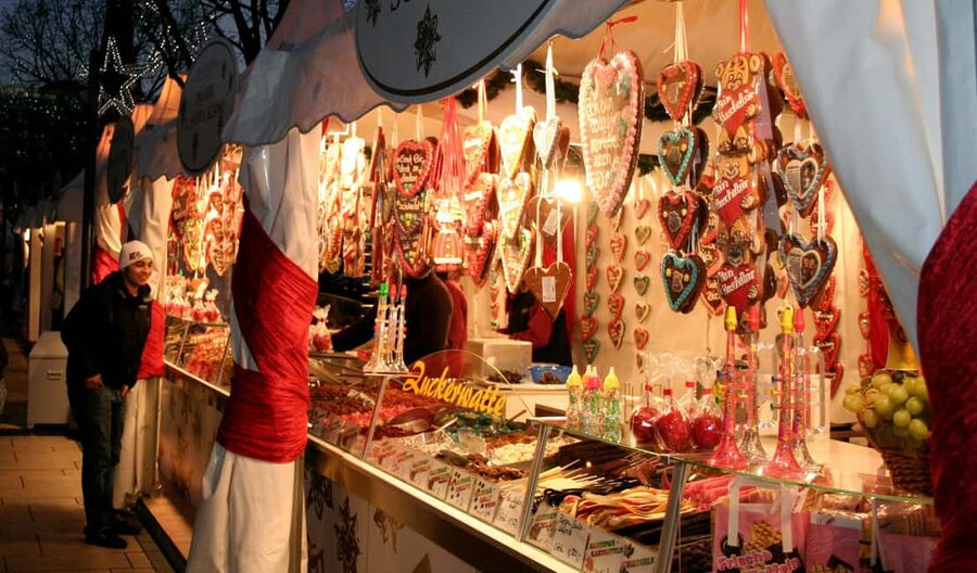 Munich Premium Christmas Market Hopping with Sightseeing Tour - Marienplatz and Munich’s oldest Christmas market