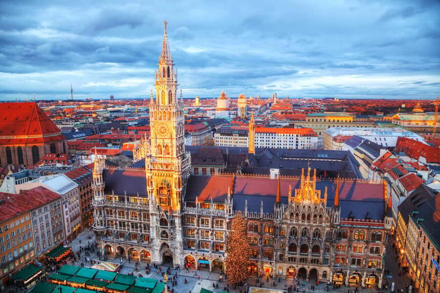 Munich Premium Christmas Market Hopping with Sightseeing Tour - What the $58 price includes