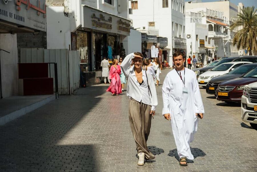 Muscat: Guided Walking Tour of Corniche, Souq & Mutrah Fort - Climbing to Mutrah Fort