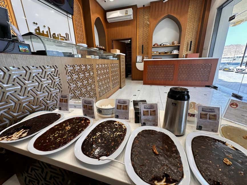 Muscat: Guided Walking Tour of Corniche, Souq & Mutrah Fort - Meeting at the Mutrah Fish Market