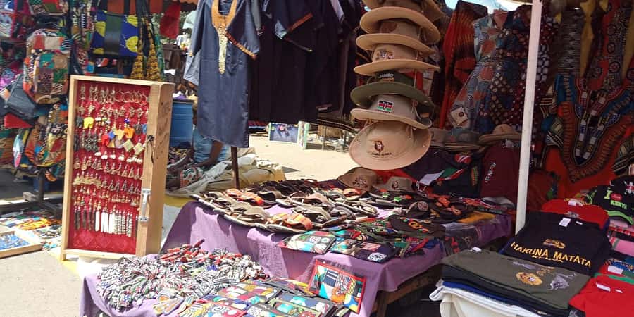 Nairobi: Explore Maasai Market for Unique Souvenirs - Walking through Nairobi’s Maasai Market
