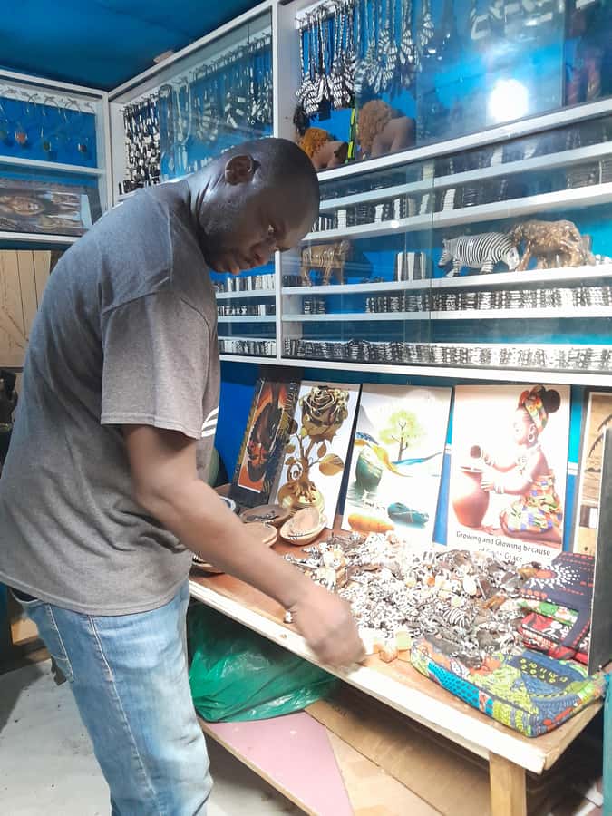 Nairobi: Explore Maasai Market for Unique Souvenirs - Learning to bargain without losing the fun