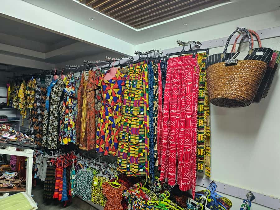 Nairobi: Hop on Hop off and Maasai market Collections Visit - Shopping at the Maasai Market in Karen