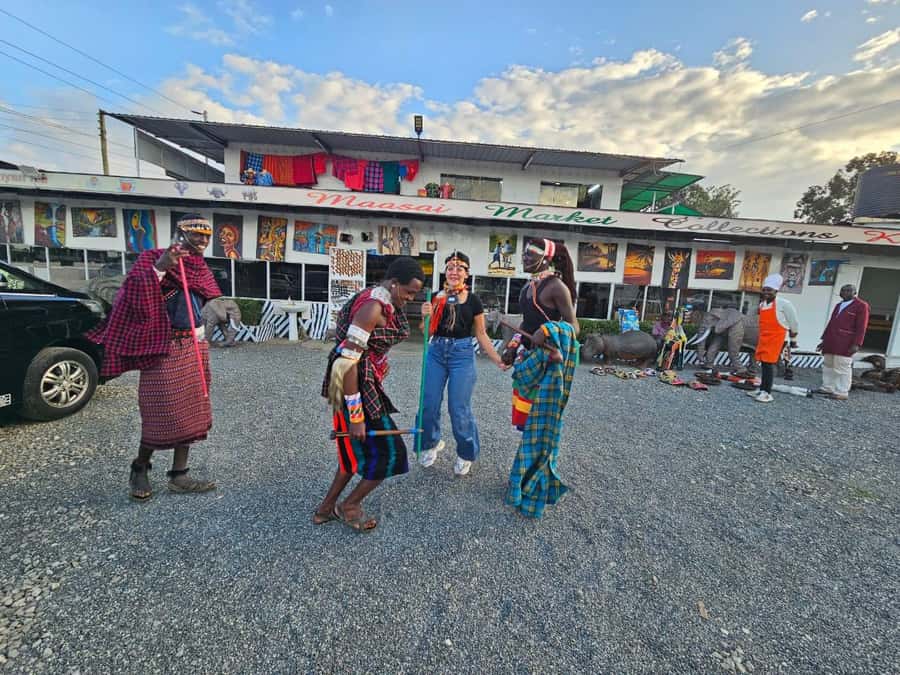 Nairobi: Hop on Hop off and Maasai market Collections Visit - Guides, timing, and the quality of the day