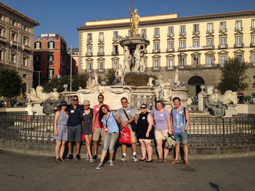 Naples: City and Street Food Market - Via Toledo: shopping, street life, and a fast pace