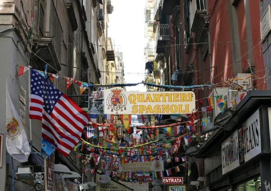 Naples: The Spanish Quarters, Street Art and Local Market - Finishing on Spaccanapoli