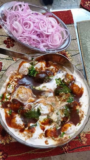 New Delhi: Traditional Indian Cooking Class & Market Visit - Tea, plants, and a 1974 haveli