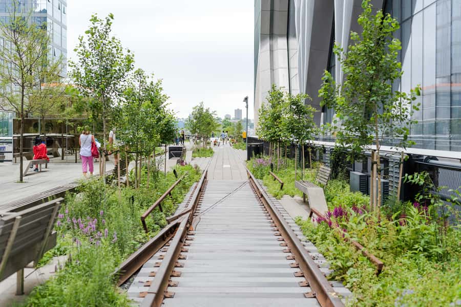 New York: High Line, Chelsea Market, and Vessel Guided Tour - Walking the High Line above the old rail route