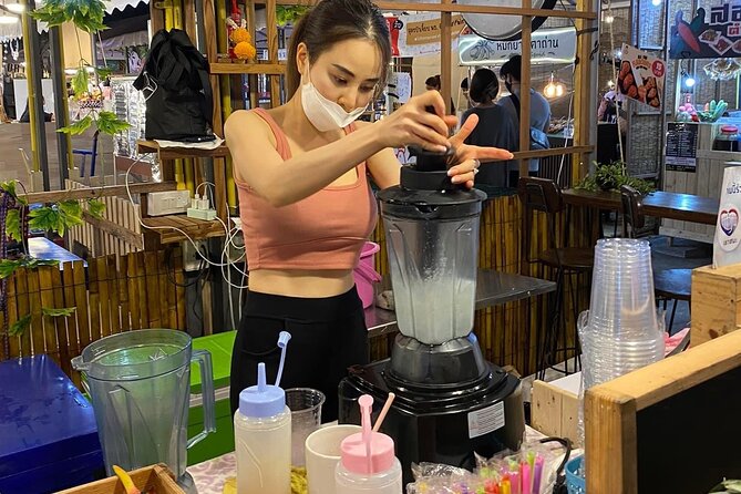 Night life in Bangkok - Jodd Fairs Train Night Market(Joint) - Key points at a glance