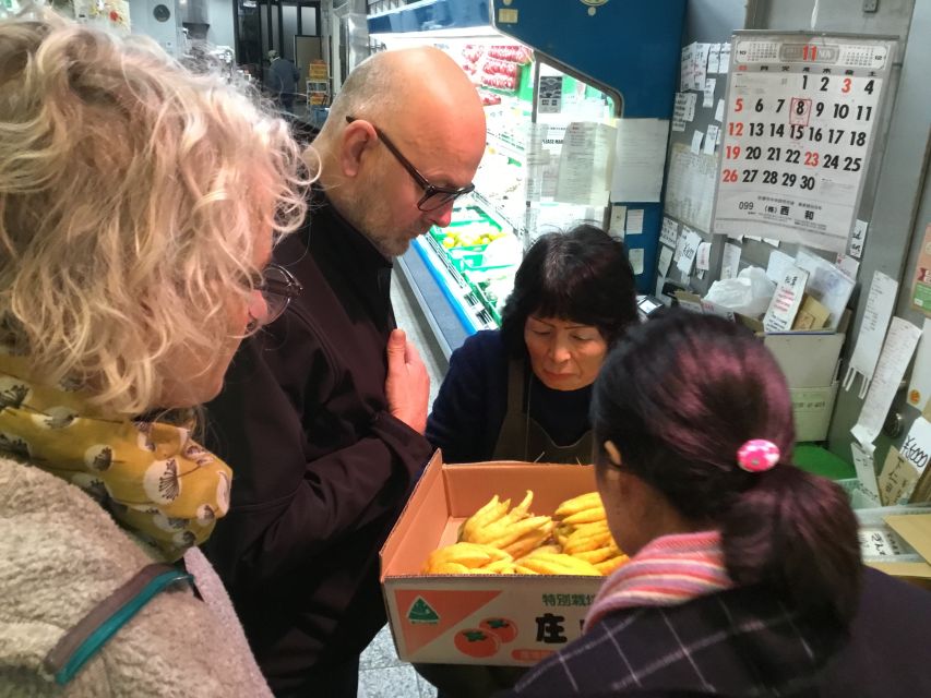 Nishiki Market Food Tour with Cooking Class - Choosing your donburi meal