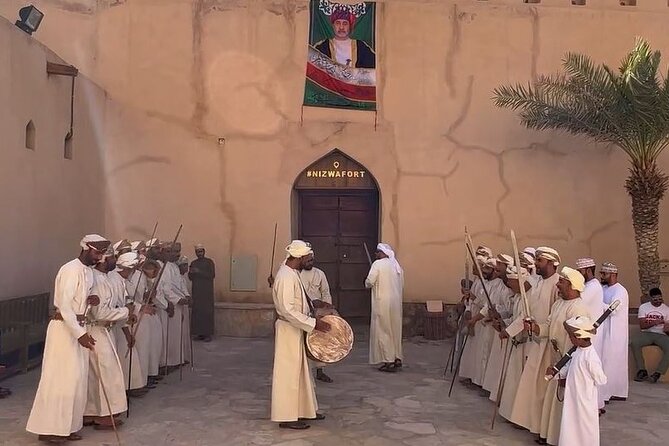 Nizwa Fort-Nizwa Souq-Birkat Al Mouz-Jebel Akhdar - Private Full Day Tour - Why this Nizwa and Jebel Akhdar day works