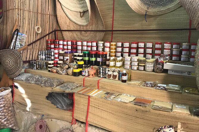 Nizwa Market, Nizwa Fort, Misfat Al Abriyeen, Jabal Shams - A Long Day Made Easier by a Private 4WD
