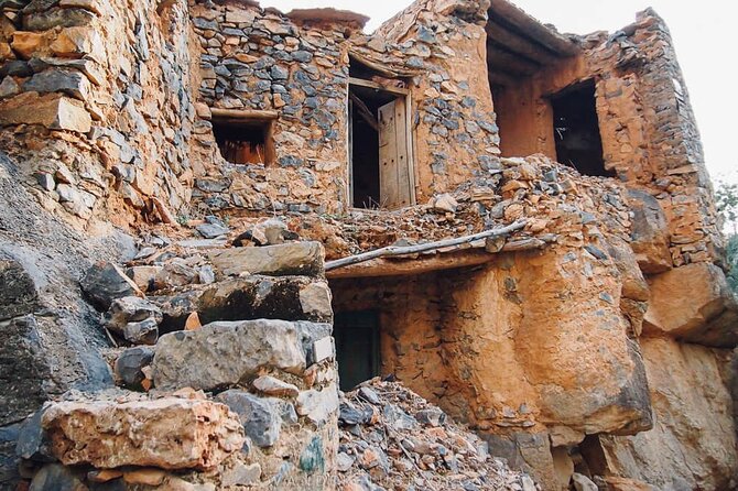 Nizwa Market, Nizwa Fort, Misfat Al Abriyeen, Jabal Shams - Misfat Al Abriyeen and Its Water Channels