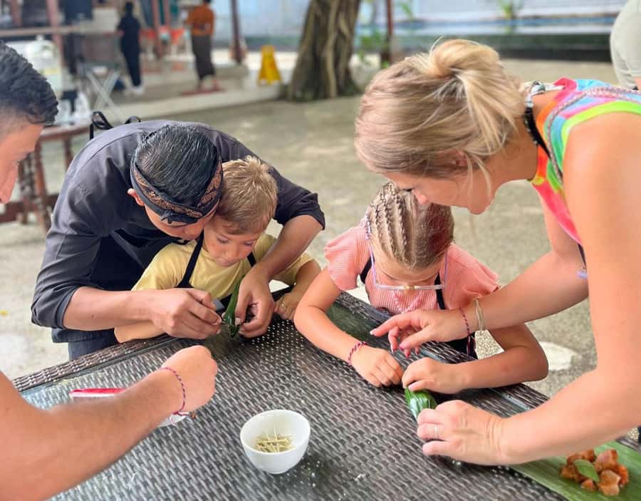 Nusa Dua: Balinese Cooking Class with Market Tour - The 10:00 a.m. market tour