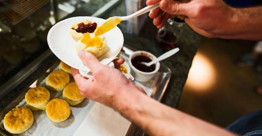 NYC: Chelsea Market & High Line Food & Culture Walking Tour - The tasting route, from biscuits to Sicilian pizza