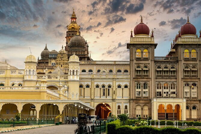 Old Bangalore Historical Walk thro Palace, Temples, Fort & Market - Bangalore Fort, with only a small remnant left
