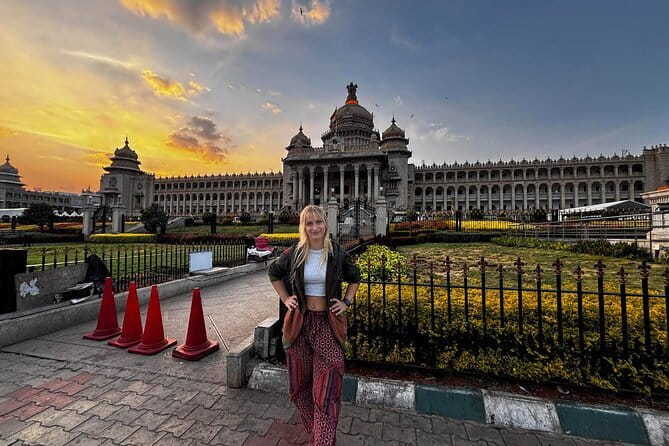 Old Bangalore Historical Walk thro Palace, Temples, Fort & Market - A quieter hour at the Jain temple