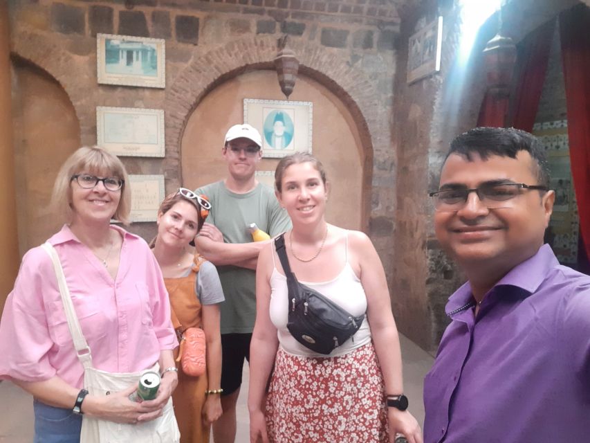 Old Delhi: Spices, Heritage and Bazaars Walking Tour - Jama Masjid and Shah Jahan’s Old City