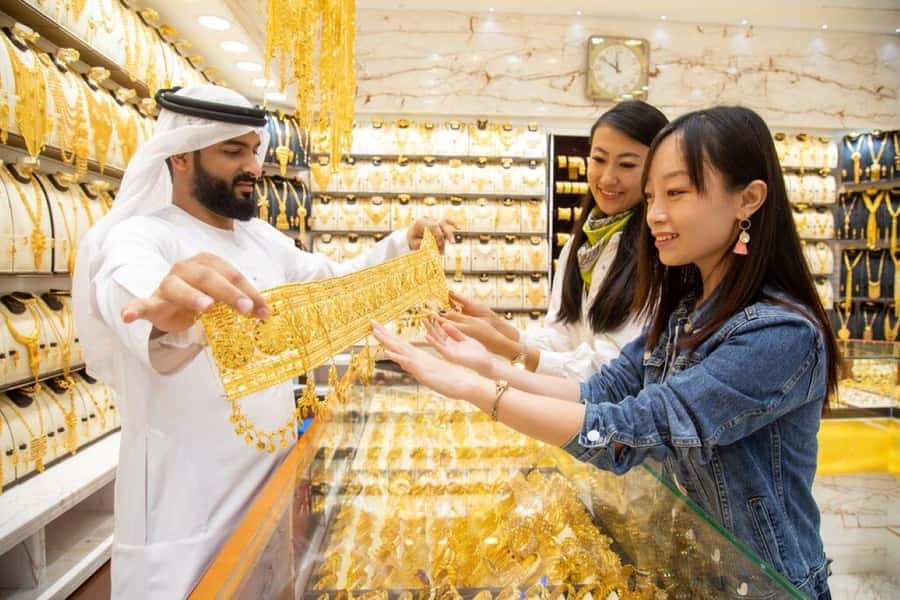 Old Dubai Heritage Tour: Souks, Mosques & more hidden gems! - Gold Souk and the old commercial quarter