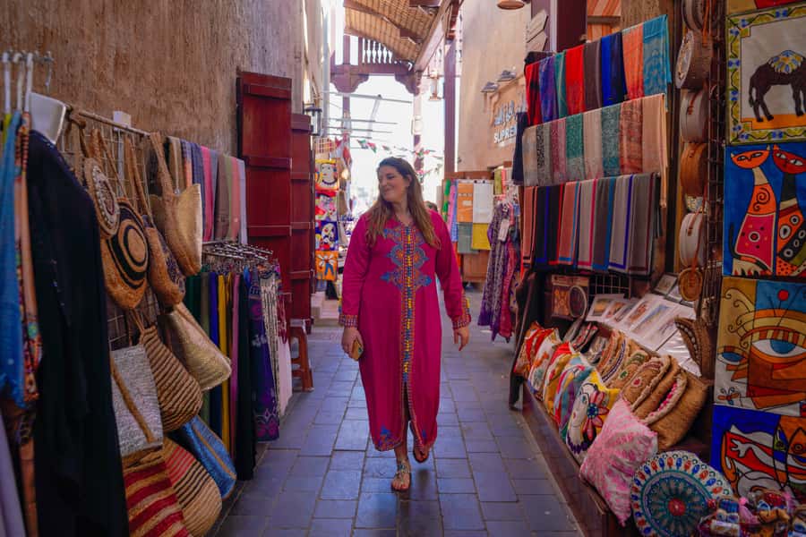 Old Dubai Historic Guided Tour: Creek, Street Food & Souks - Al Seef and Al Fahidi, where old and new meet