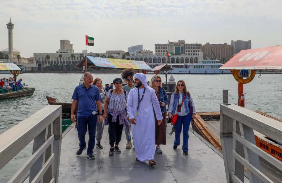 Old Dubai Historic Guided Tour: Creek, Street Food & Souks - Smells, bargaining, and color at the Spice Souk