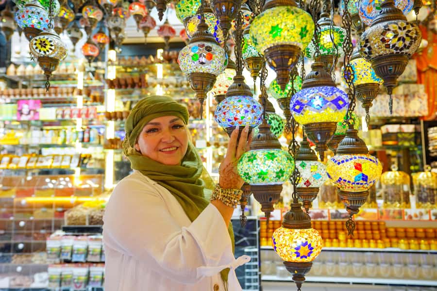 Old Dubai Historic Guided Tour: Creek, Street Food & Souks - Gold Souk sparkle and the tour’s final stop