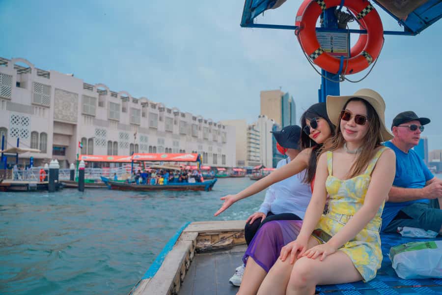 Old Dubai Historic Guided Tour: Creek, Street Food & Souks - Coffee, dates, and an Emirati house at Al Khayma