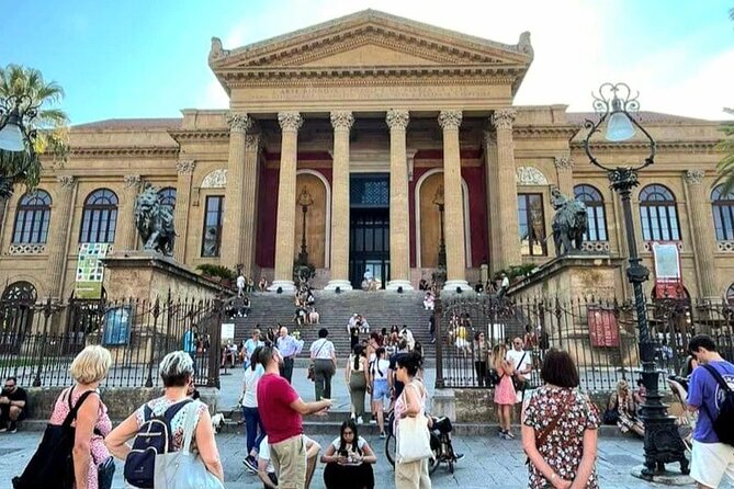Palermo, a tour of unique monuments and colorful markets - Through Porta Carini into Capo Market